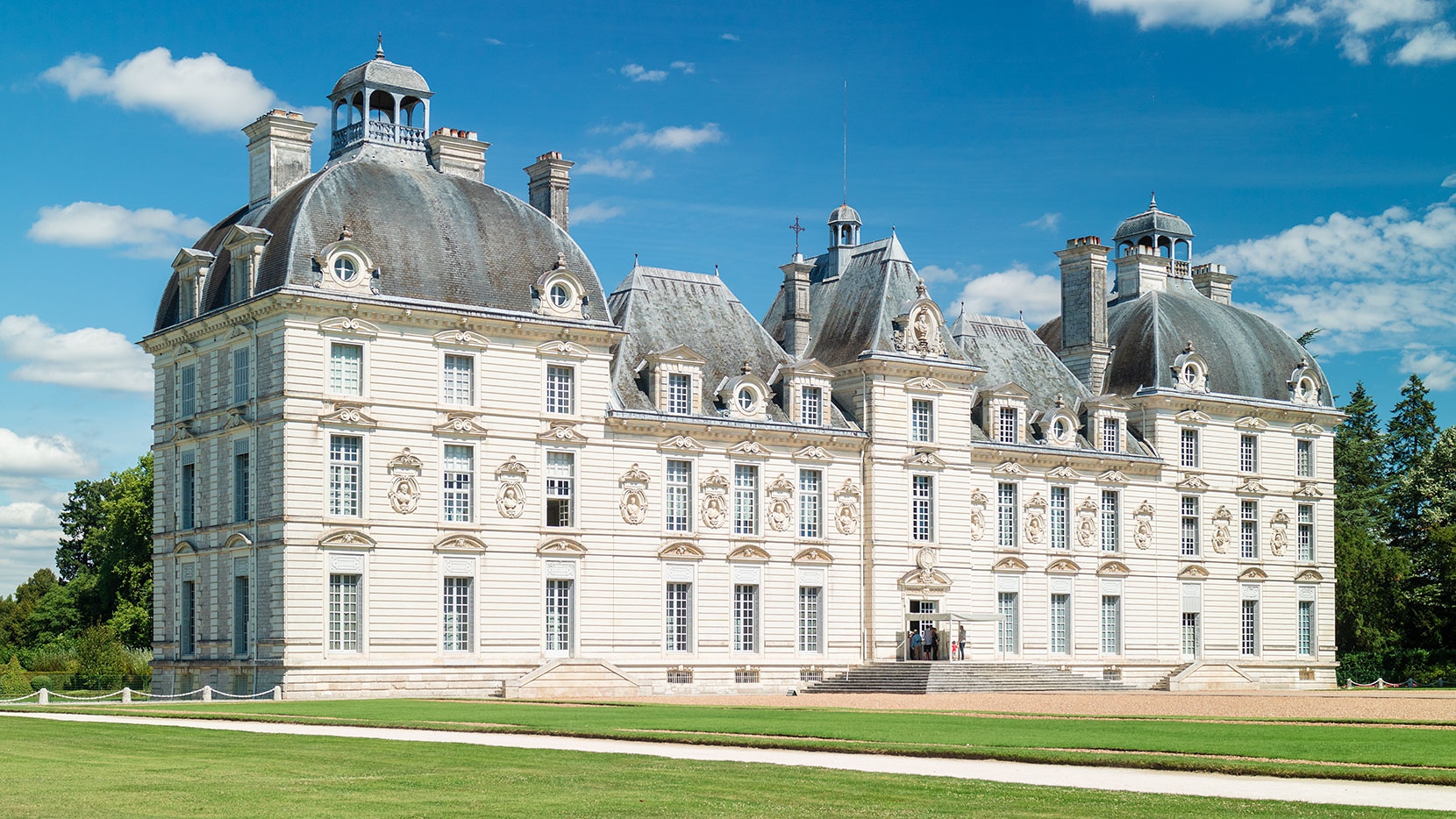 Cheverney - just look at this masterpiece... the light facade and beautiful filigree is just something to behold.