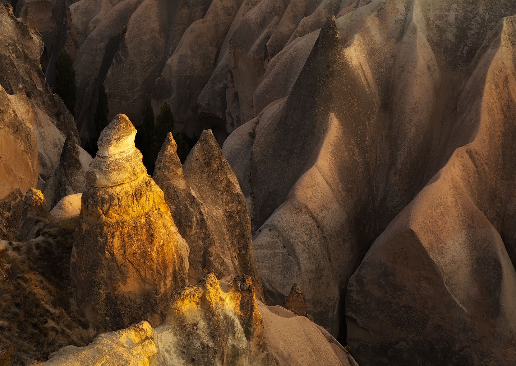 Incredible deep canyons in the Rose Valley make for some knife edge photography